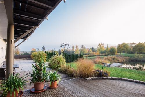 Schwanensee Appartements mit Terrasse